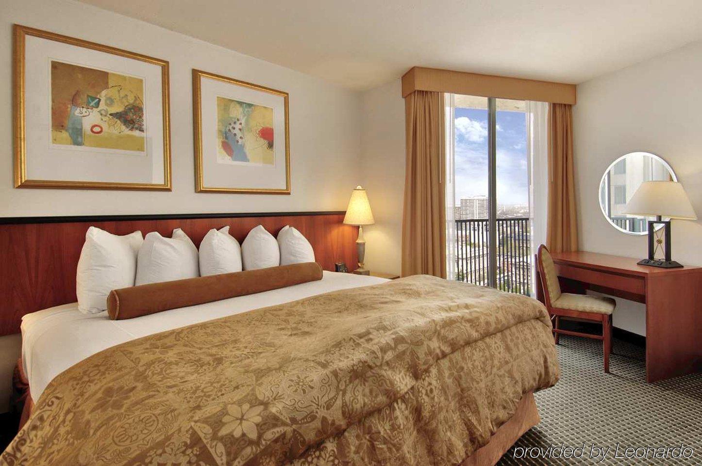 Embassy Suites Philadelphia - Center City Стая снимка