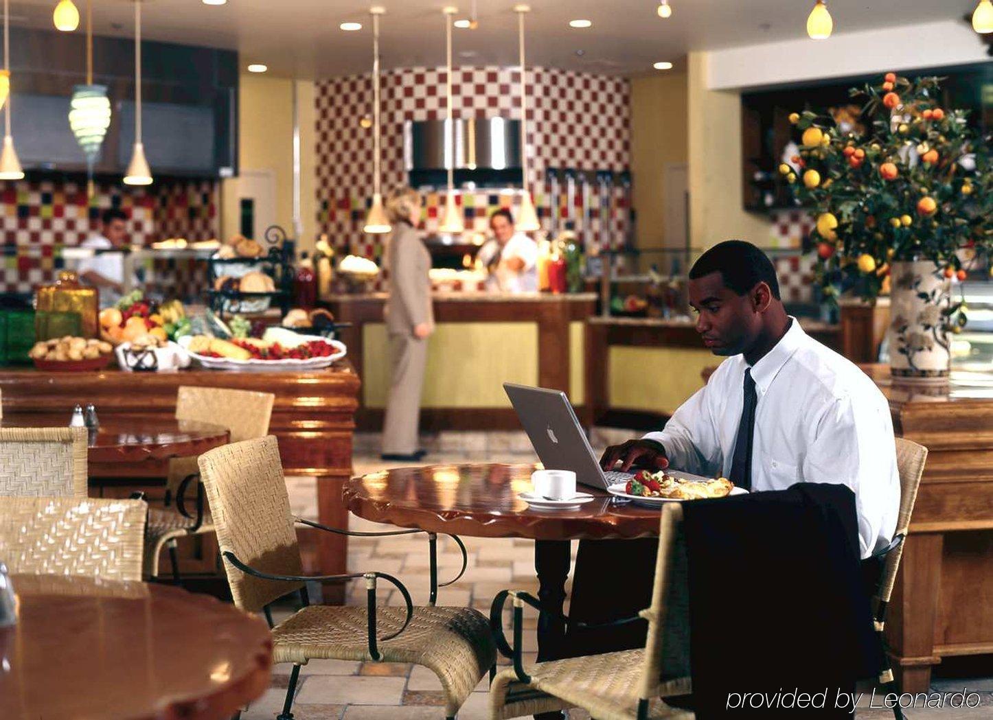 Embassy Suites Philadelphia - Center City Ресторант снимка