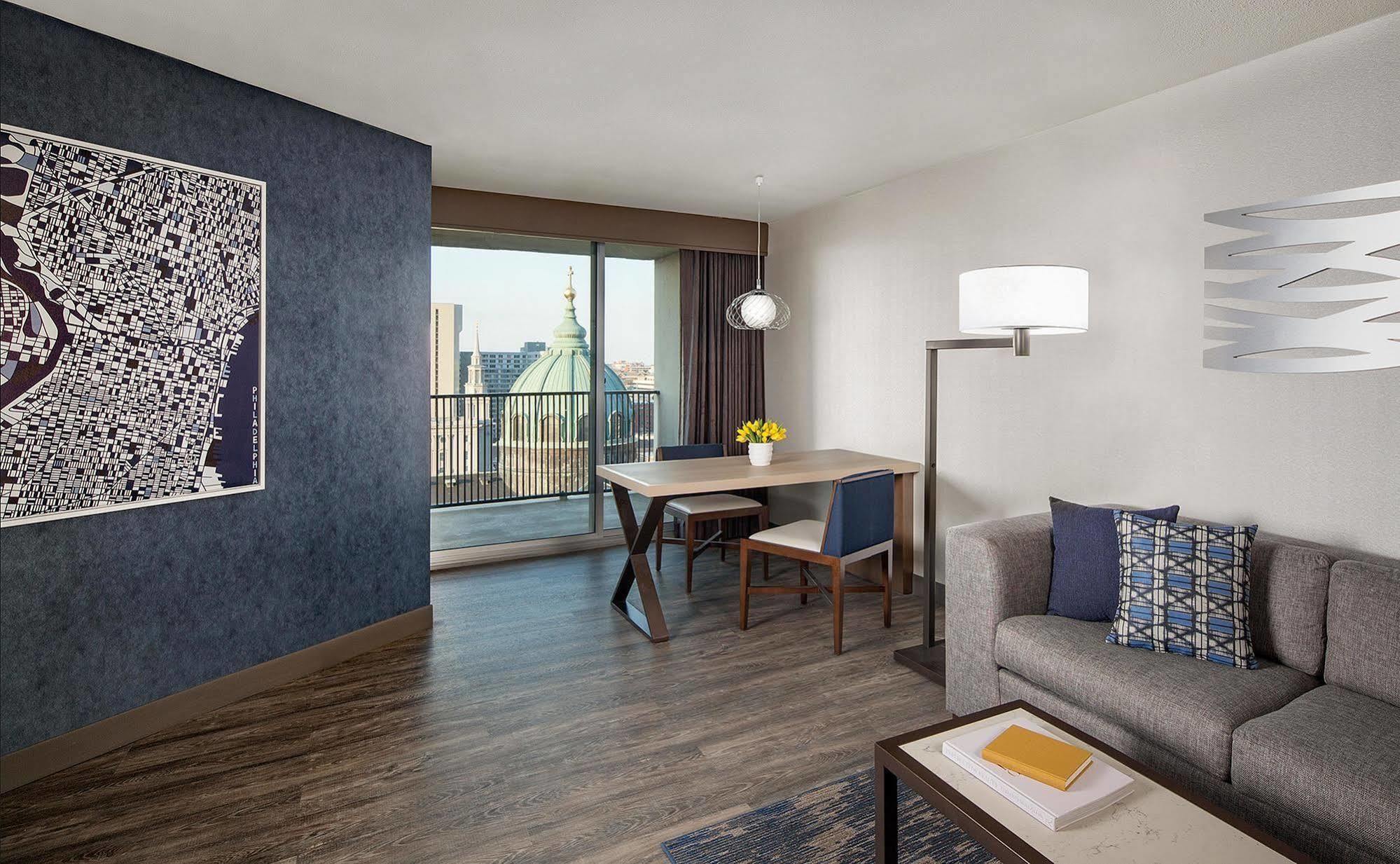 Embassy Suites Philadelphia - Center City Екстериор снимка