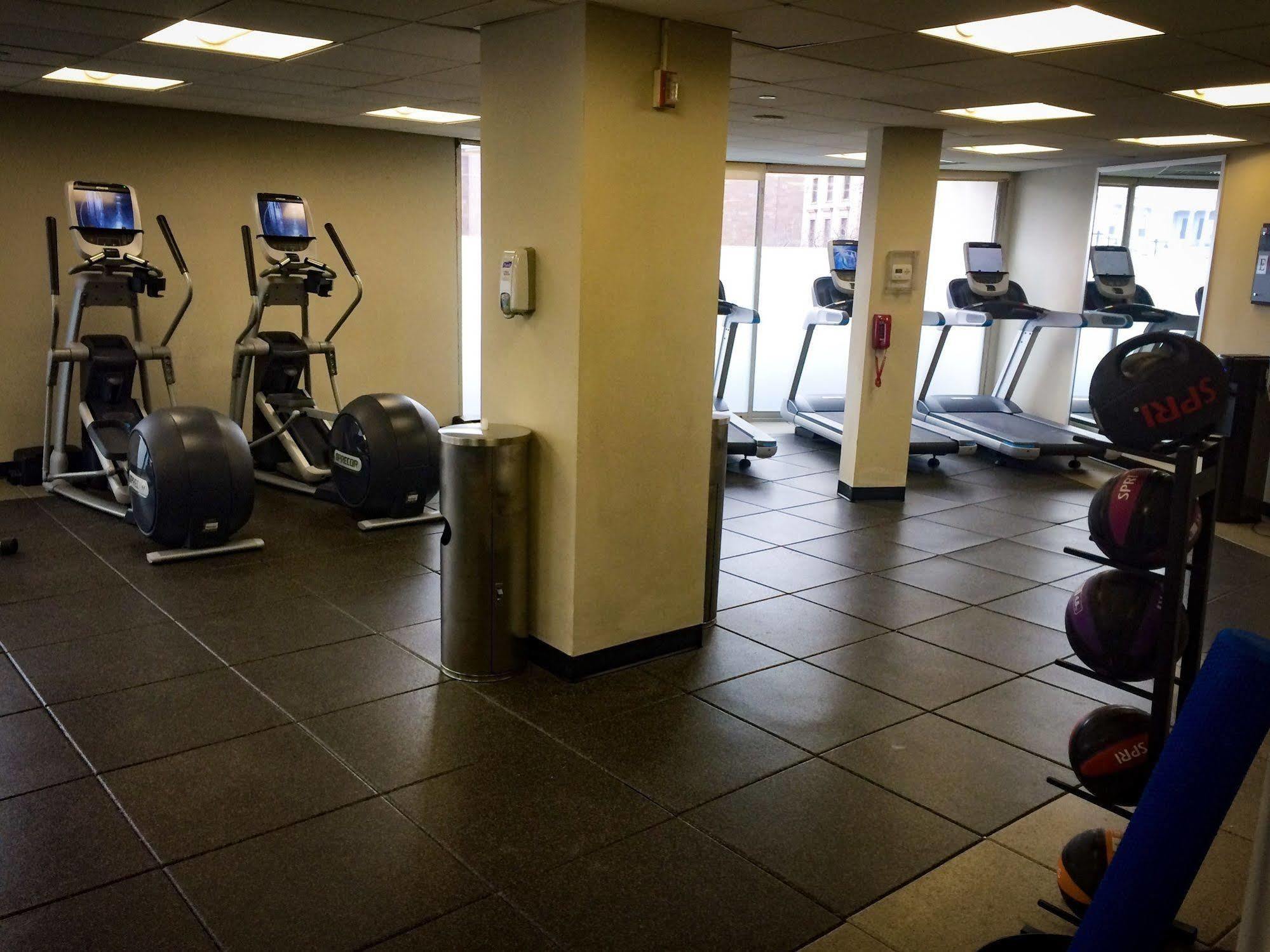 Embassy Suites Philadelphia - Center City Екстериор снимка