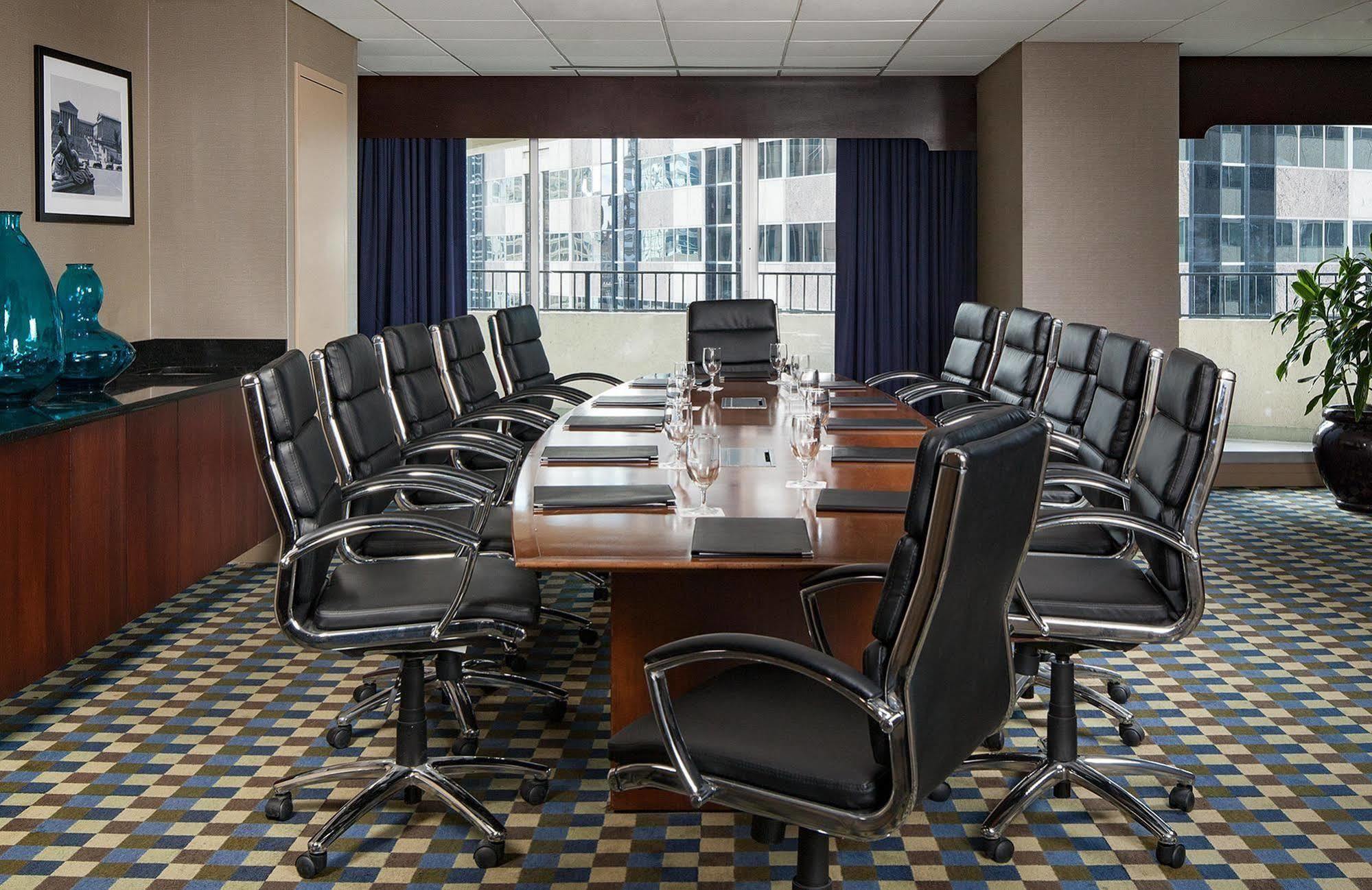 Embassy Suites Philadelphia - Center City Екстериор снимка