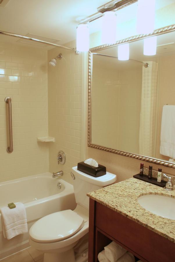 Embassy Suites Philadelphia - Center City Стая снимка